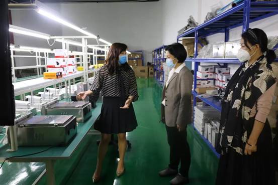 梧州市妇联主席易洁走访广西忠德科技集团智慧光电信息产业园