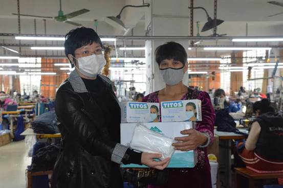 钦州市妇联主席姚海燕率队深入各县（区）调研妇女工作及复工复产情况，为部分妇字号基地、巾帼扶贫微车间捐赠防护口罩。