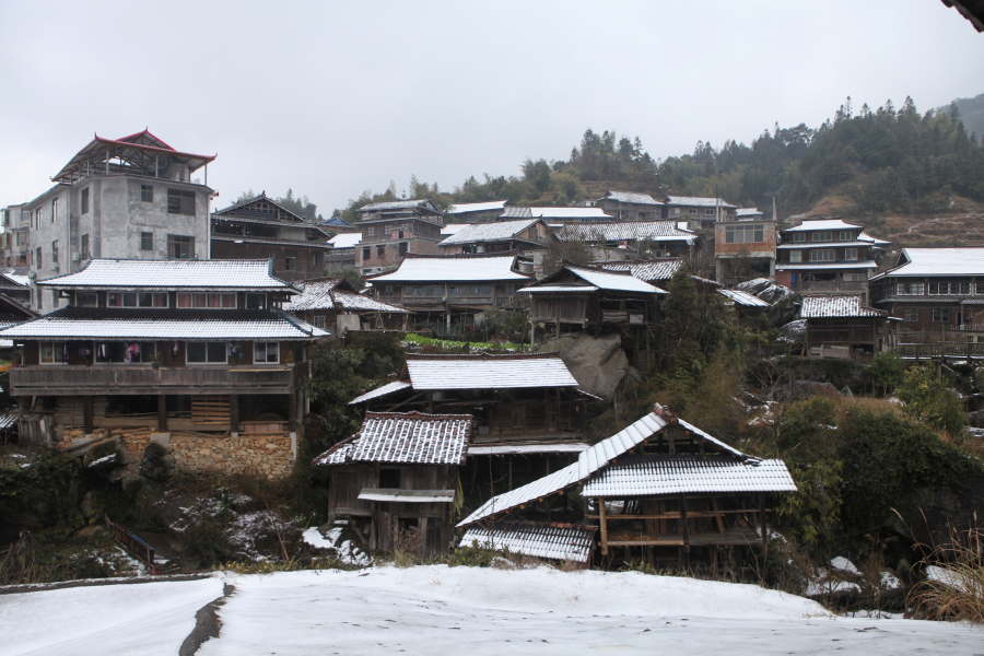 融水苗族自治县安太乡小桑村的雪景融水苗族自治县安太乡小桑村房顶上