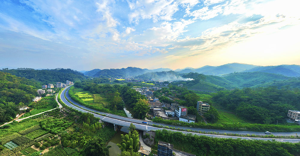 壮美公路，藏着一个诗意浪漫的秋天