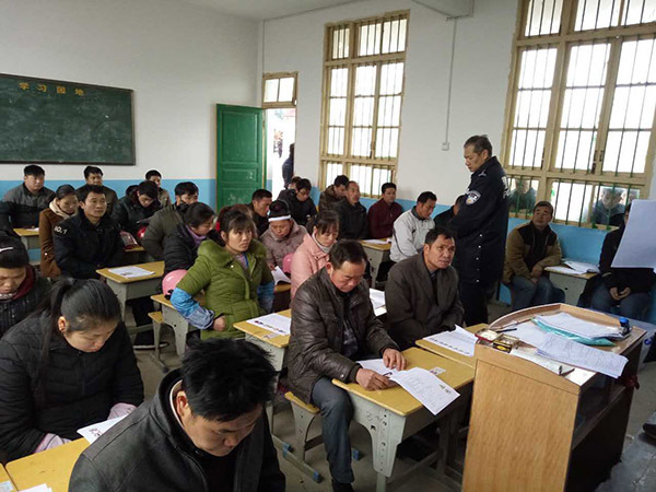 :新华网广西频道专题报道--柳州市交警支队: