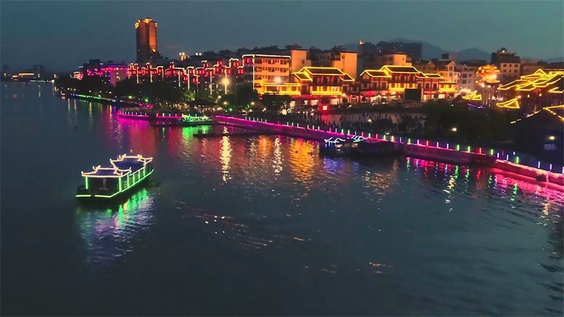 航拍"侨乡"容县:绣江青青 夜景如画