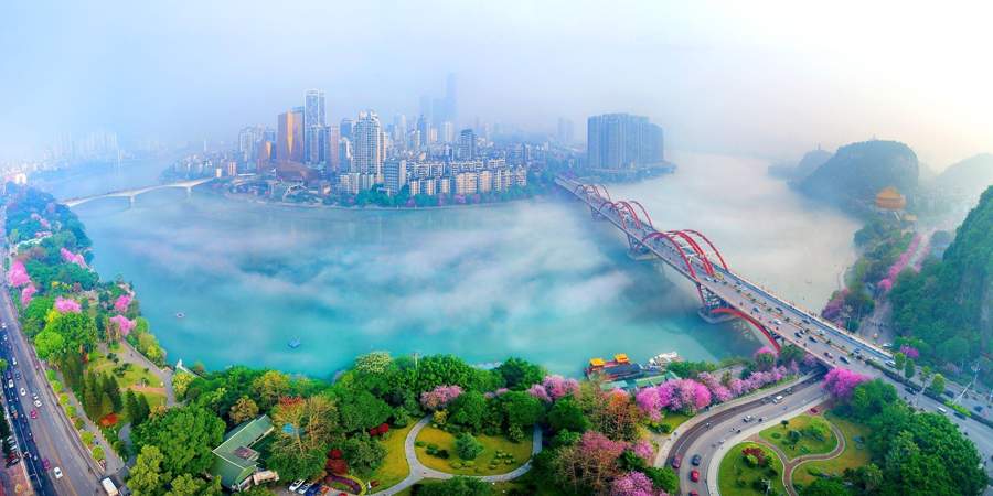柳州：山水画卷中走出的工业名城