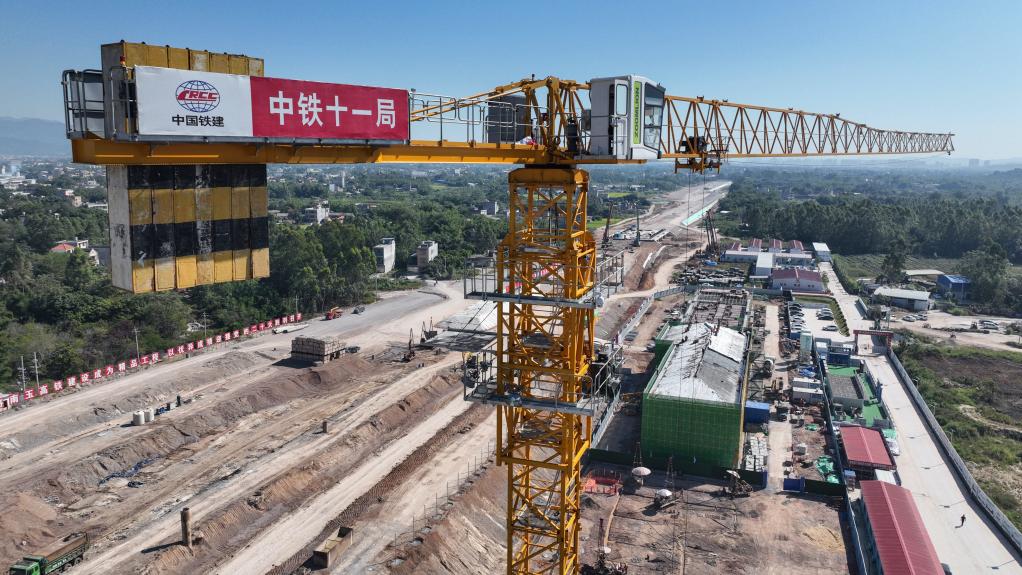 广西：高铁项目建设忙