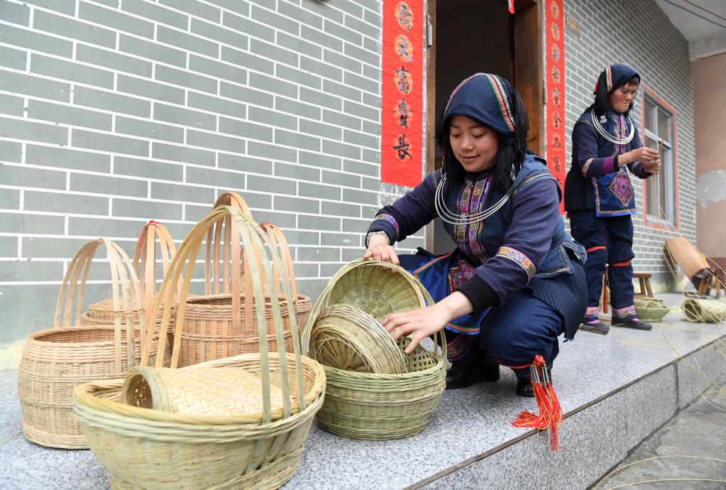 廣西金秀：傳統手工藝 編織增收路