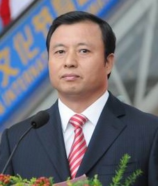 何运保:切实为企业发展营造良好环境